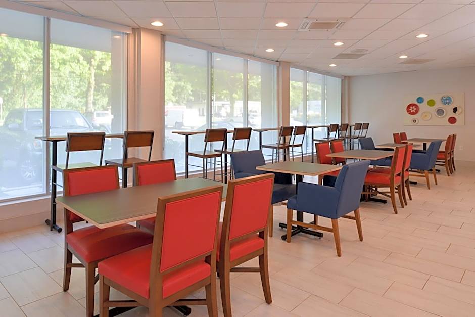 Holiday Inn Express Towson By IHG