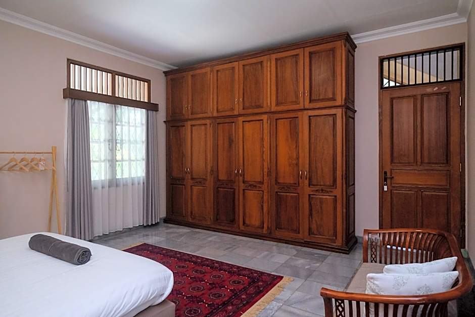 SAREH VILLA by The Lavana