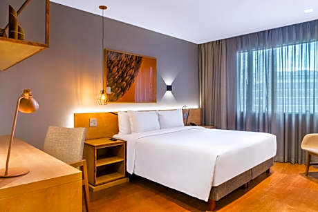 Premium Executive Room with Queen Bed