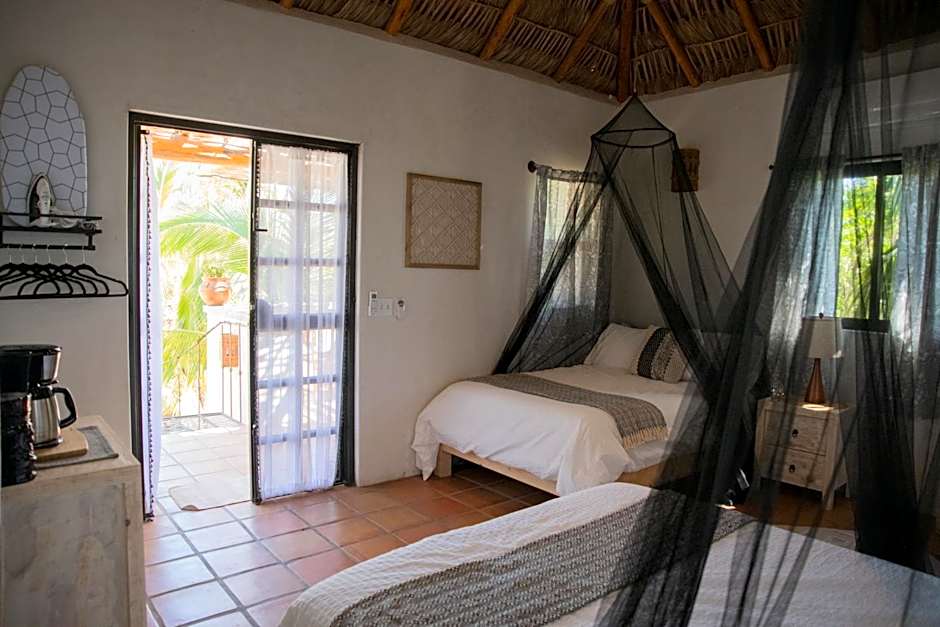 Pure Baja Private Suites-Upscale Property with Infinity Pool and Lush Gardens