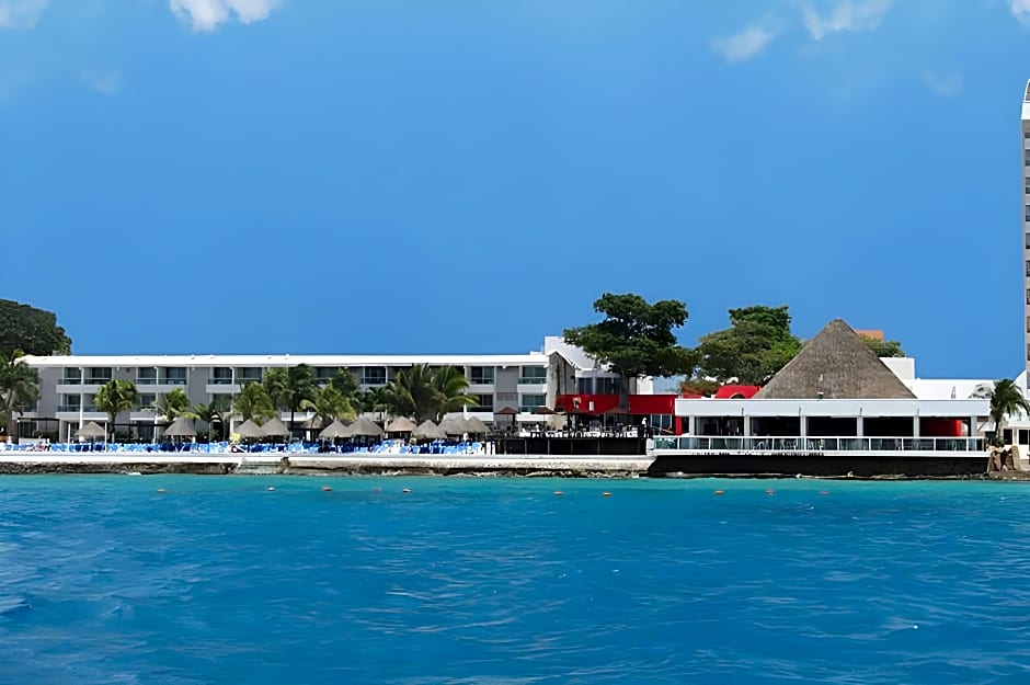 El Cid La Ceiba Beach Hotel