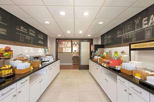 Hampton Inn By Hilton And Suites Ft. Lauderdale-Airport