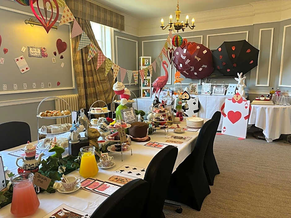 Macdonald New Blossoms Hotel