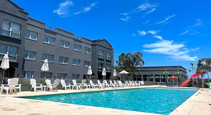 Howard Johnson Funes