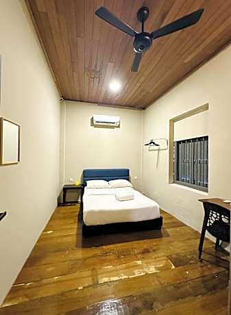 Budget Queen Room