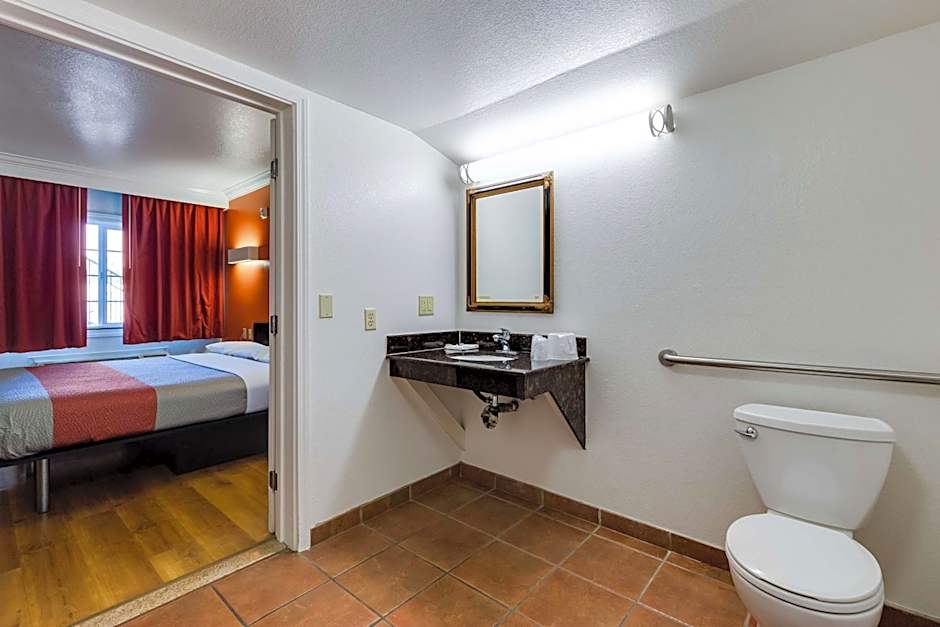 Motel 6-San Jose, CA - Convention Center