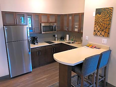 1 King Bed 2 Double Beds 2 Bedroom Suite