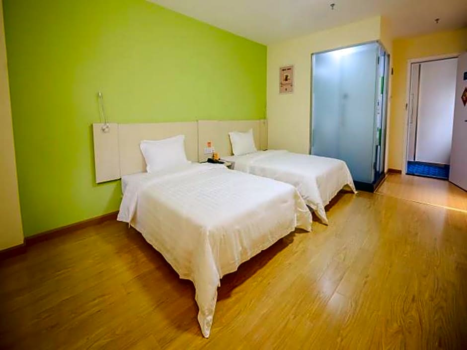 7 Days Inn Yunfu Bus Terminal Yihua International Plaza