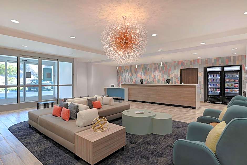 Homewood Suites by Hilton Santa Clarita/Valencia, CA