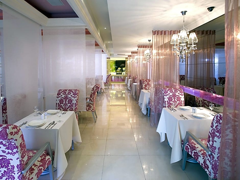 Yes Motel City Resort Paradise