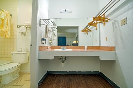 King Bed Accessible