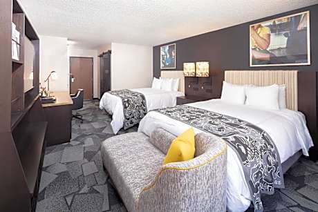 Deluxe Queen Room