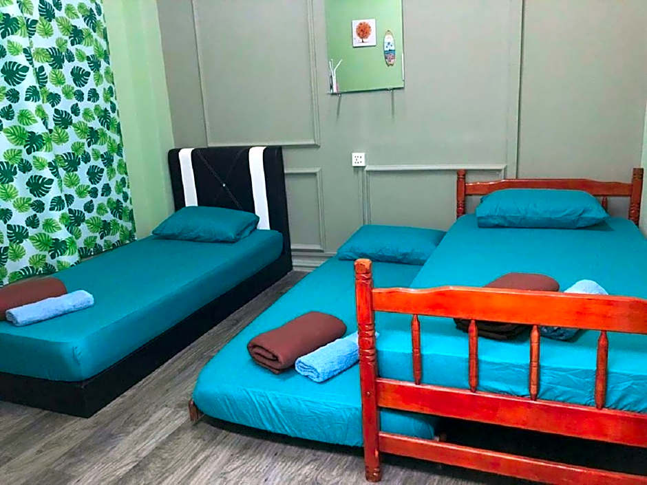 NY TROPICAL BACKPACKERS