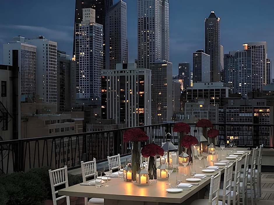 The Chicago Hotel Collection Ambassador Gold Coast