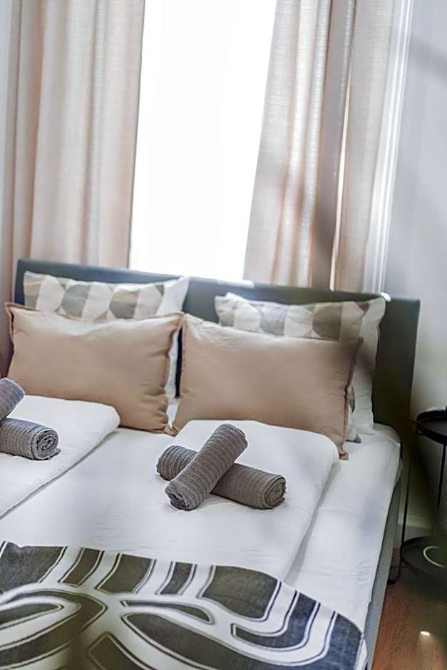 Nice Central City Room