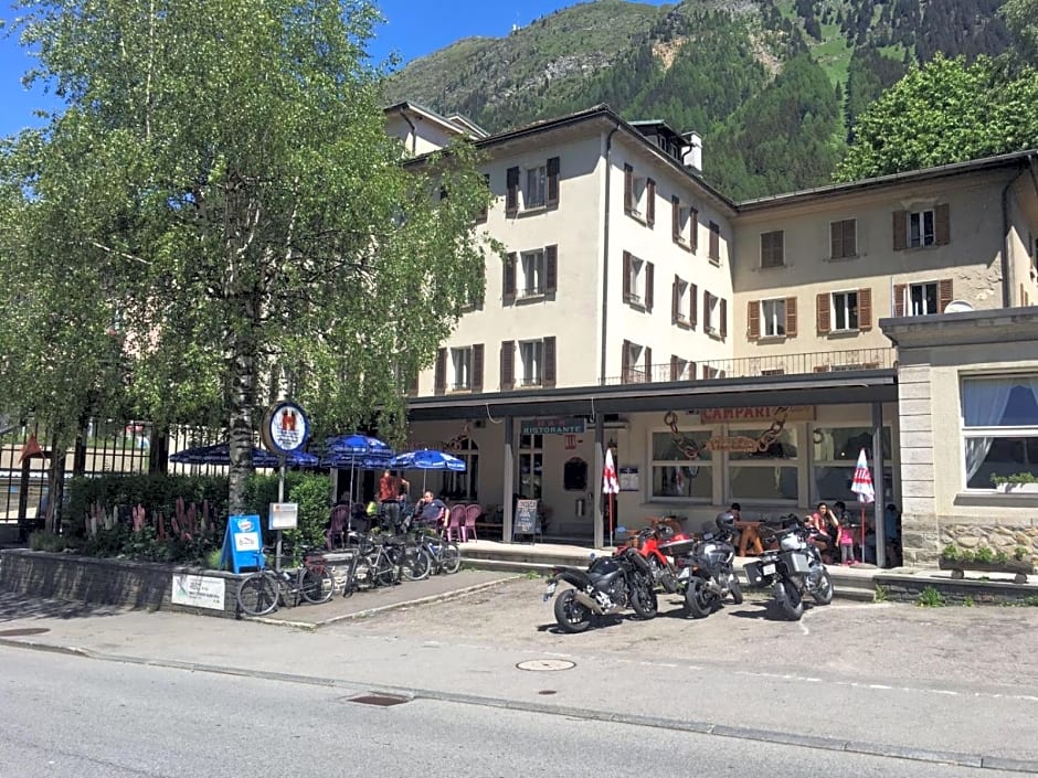 Hotel Des Alpes - Restaurant & Pizzeria