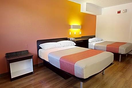 Quadruple Room - Disability Access - Roll in Shower