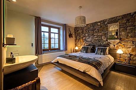 Deluxe Double Room with Shower