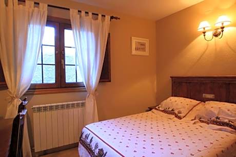 Two-Bedroom Apartment (4-6 Adults)