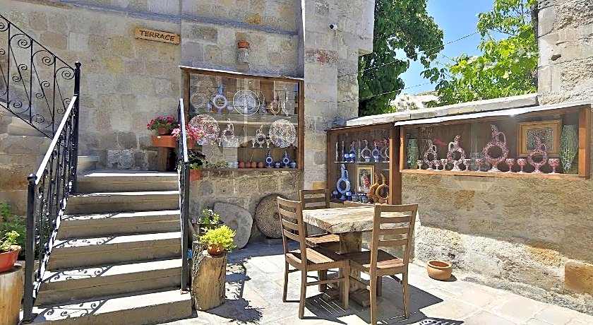 Aren Cave Hotel and Art Gallery