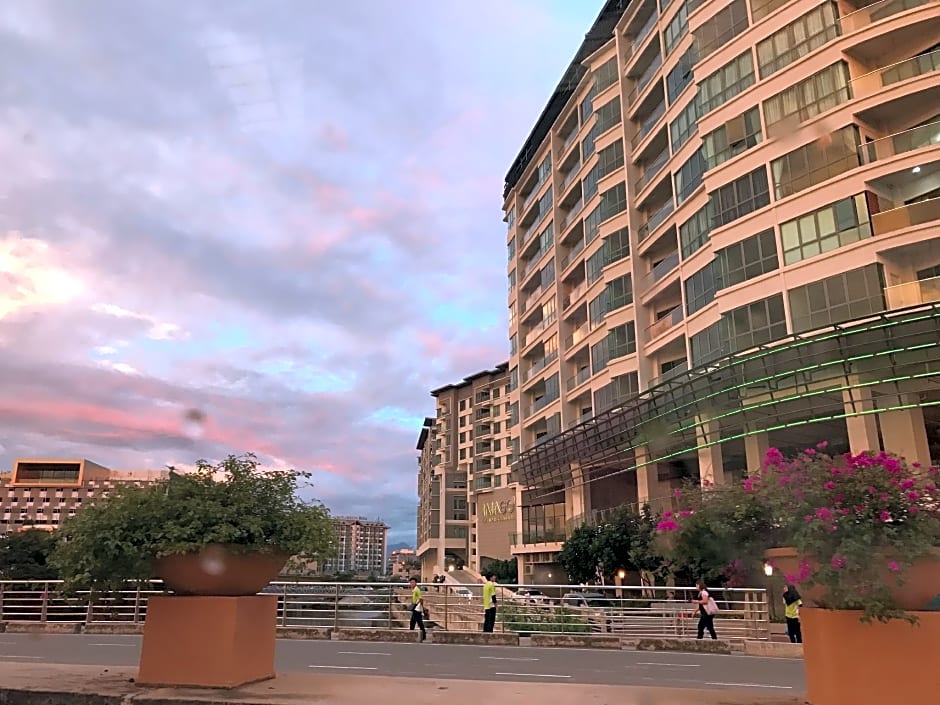 Sunset Seaview Vacation Condo City Centre @ IMAGO Shopping Mall