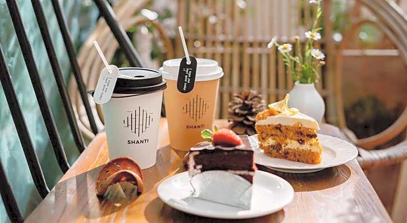 Shanti-Retreat Hotel