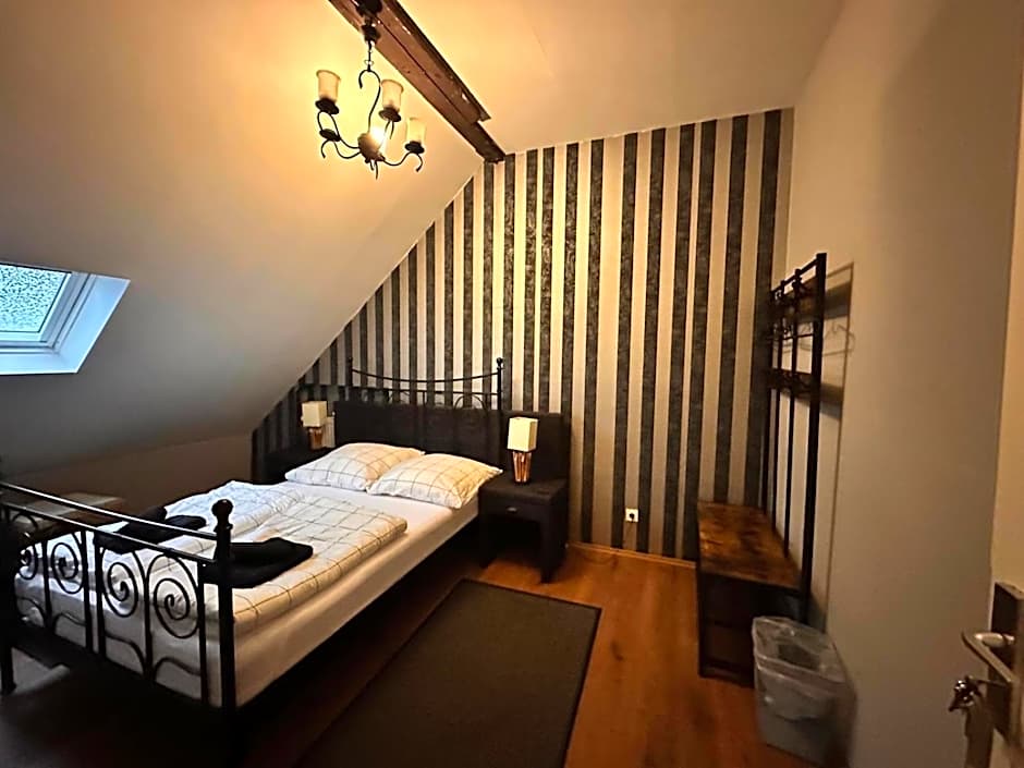 Adam's Hostel - Self Check-In & Only Private Rooms