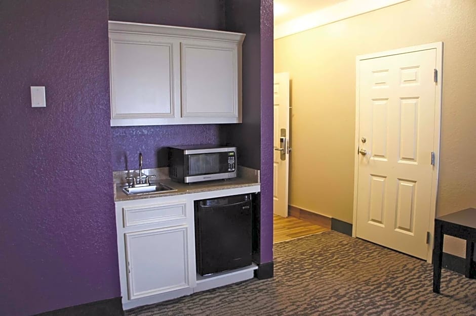 La Quinta Inn & Suites by Wyndham Pearland