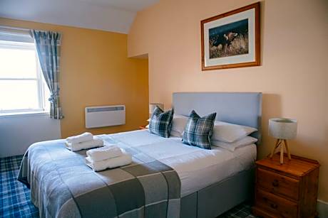 Family Suite (5 Adults)