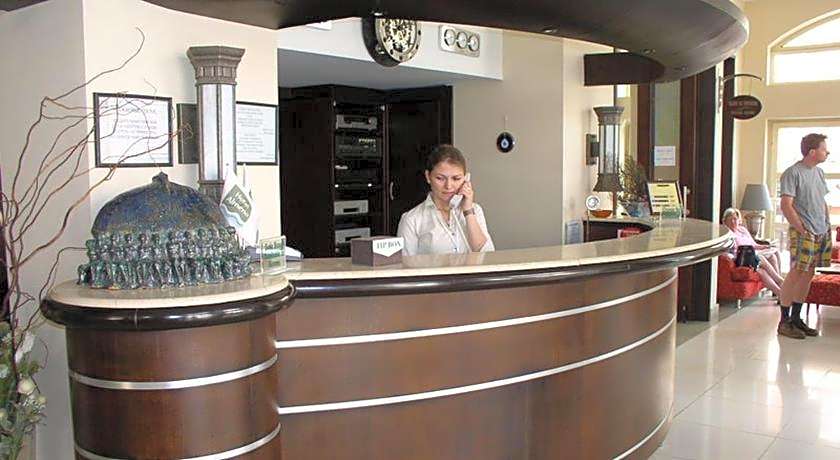 Almena Hotel