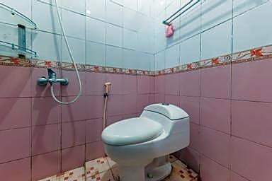 RedDoorz Syariah near Alun Alun Sumedang