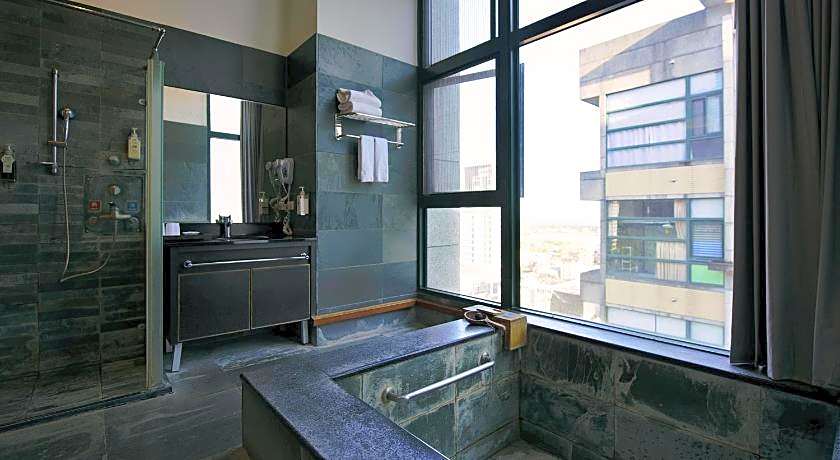 Muen Hot Spring Hotel