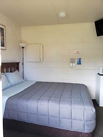 Queen Room with Pool View