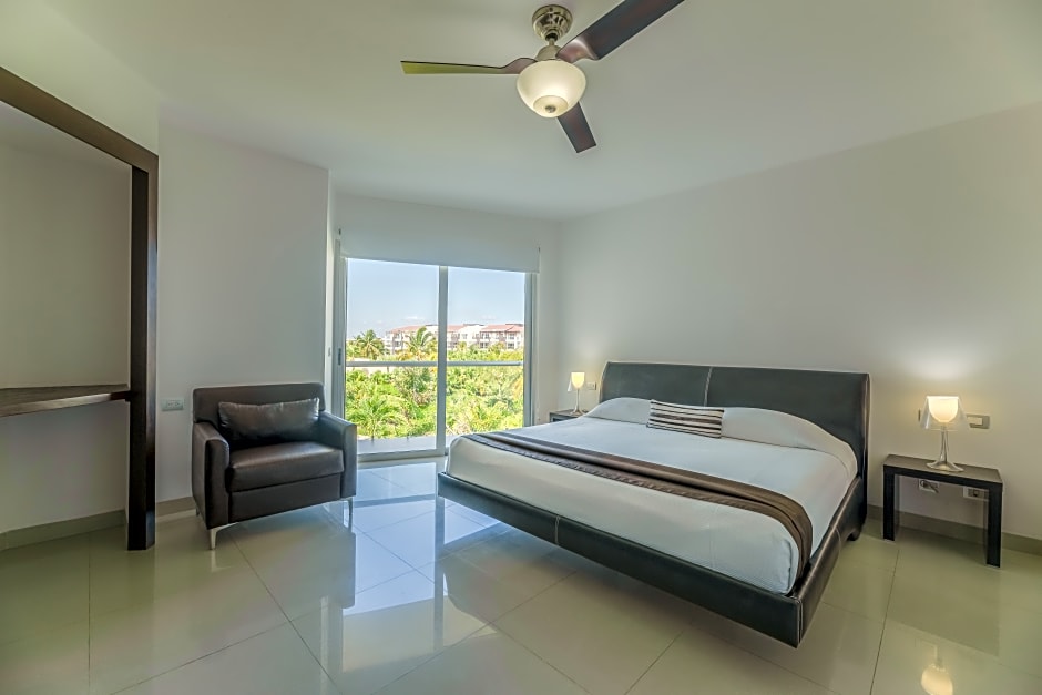 Mareazul Family Beach Condohotel