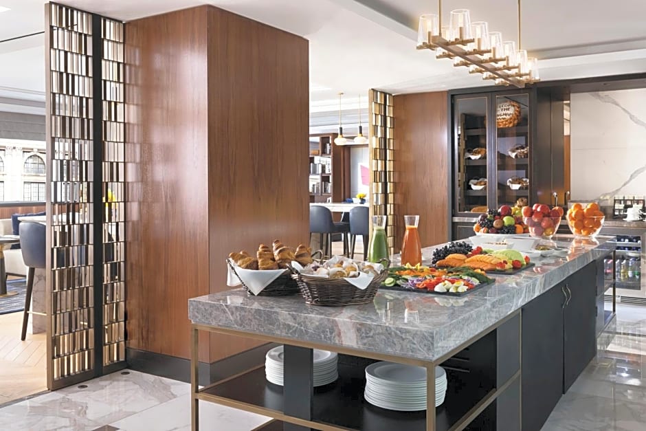 Langham Place, New York, Fifth Avenue