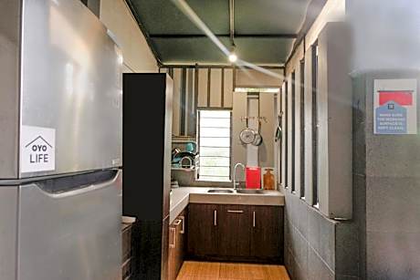 OYO Life 2399 Gerbera House - Kos Putri