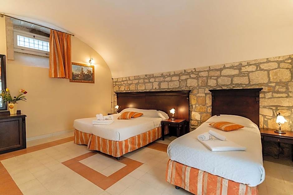 Photo 1 of 6 of Triple Room