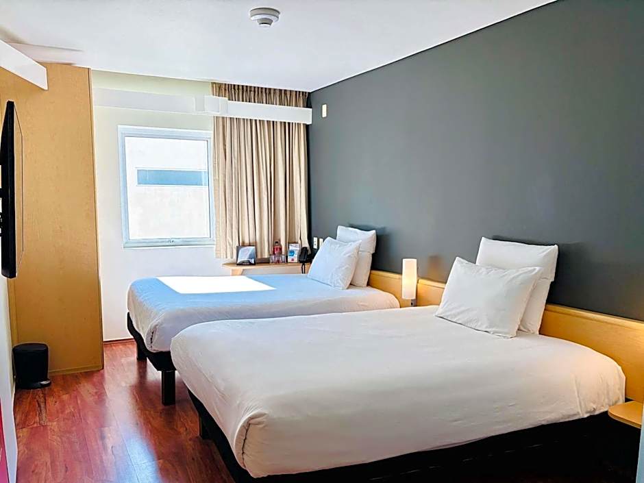 Ibis Monterrey Valle