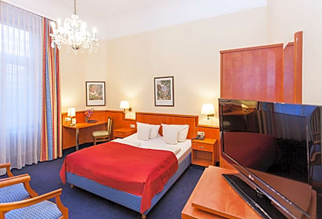 Centro National Frankfurt, Trademark Collection by Wyndham