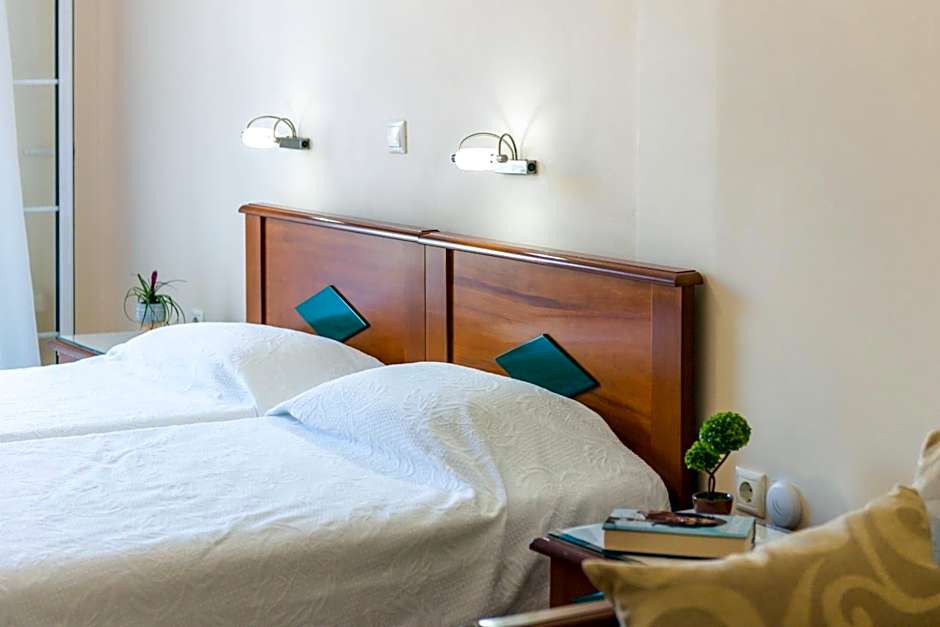 Rouchotas Apartments