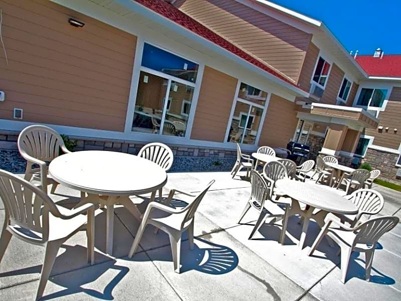 American Inn & Suites