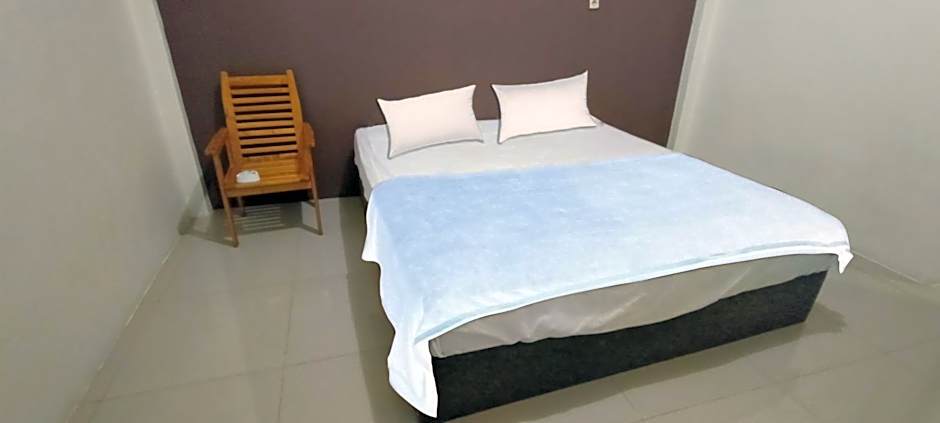 Hotel O Wisma Deli Syariah Near RSUD Nene Mallomo Sidenreng Rappang