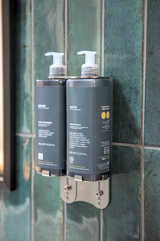 Cat & Lion Country Pub and Hotel