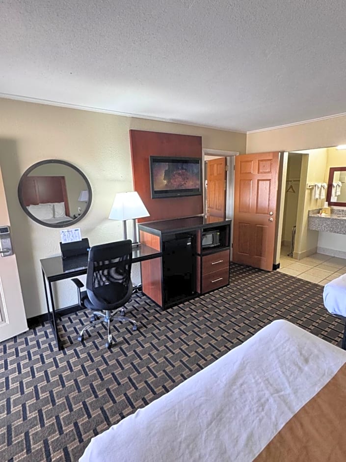 Travelodge by Wyndham Jackson I-40 Exit 82