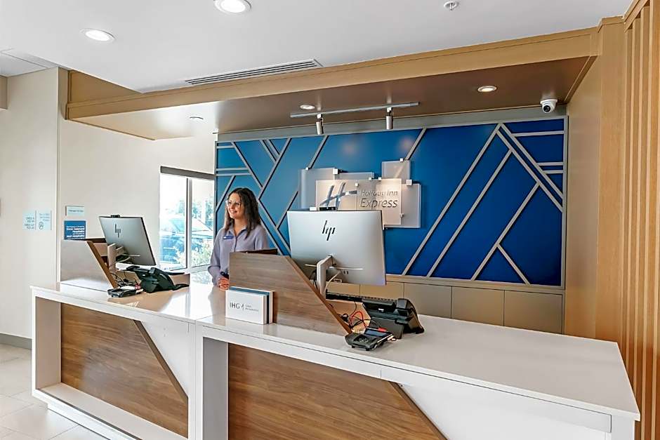 Holiday Inn Express And Suites Nokomis Sarasota South By IHG