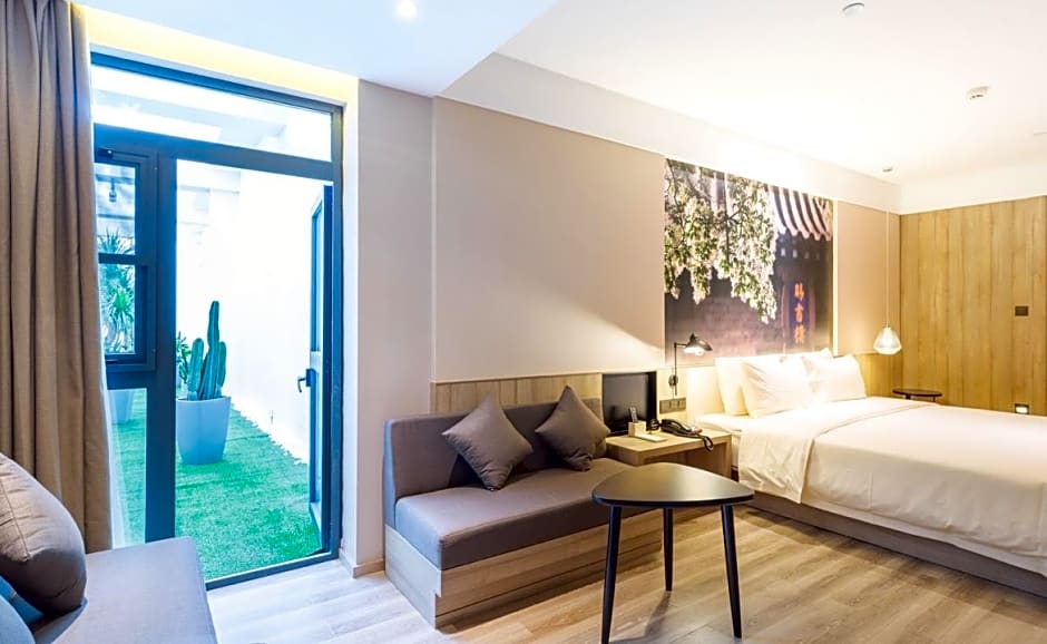 Atour Hotel (Jining Taibai Road Canal City)