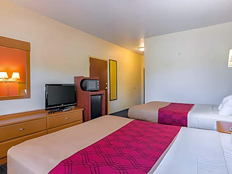 Queen Room with Two Queen Beds - Accessible/Non-Smoking