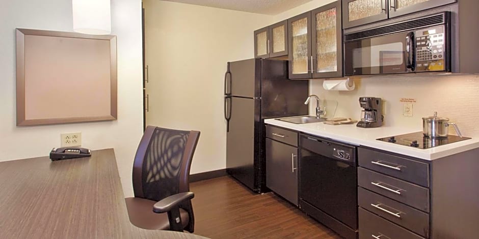 Sonesta Simply Suites Salt Lake City Aiport