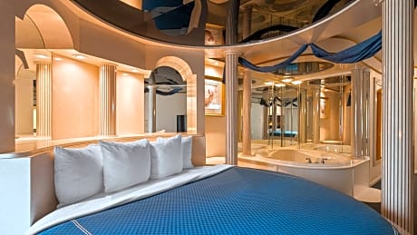 King Suite with Whirlpool and Fireplace - Non-Smoking