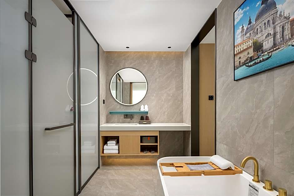 Days Inn by Wyndham Zhuhai Gongbei Port